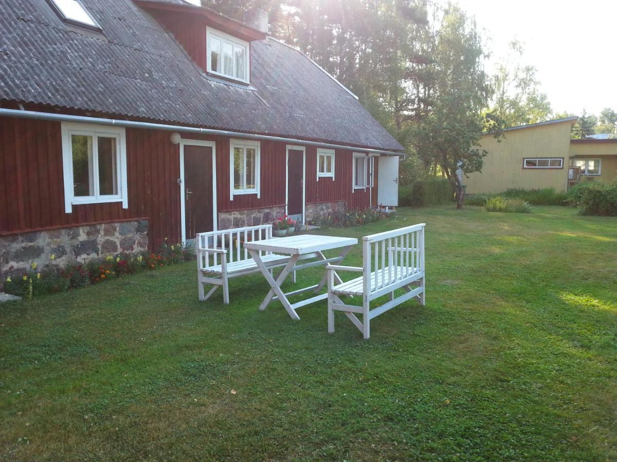 Kuus Tuba Vandrarhem Leisi Exteriör bild