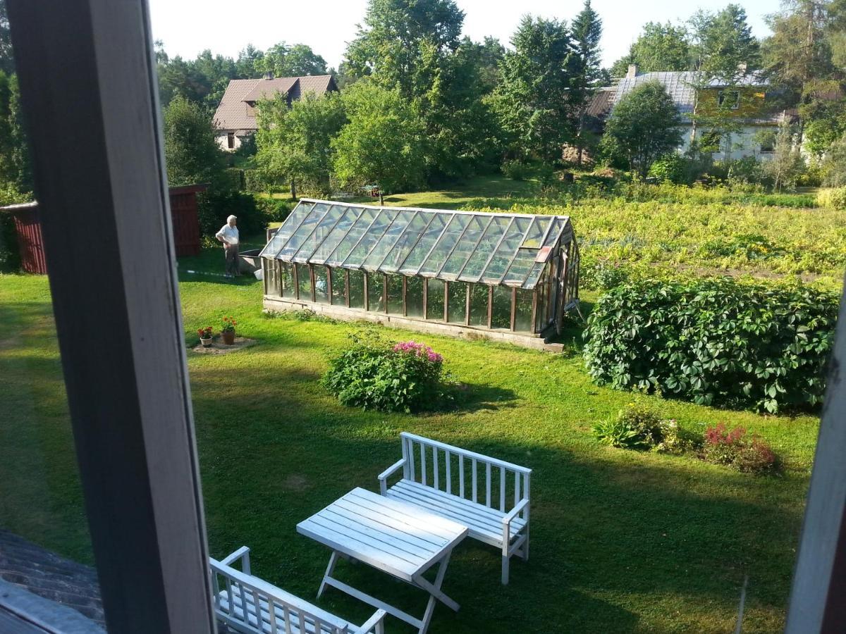 Kuus Tuba Vandrarhem Leisi Exteriör bild
