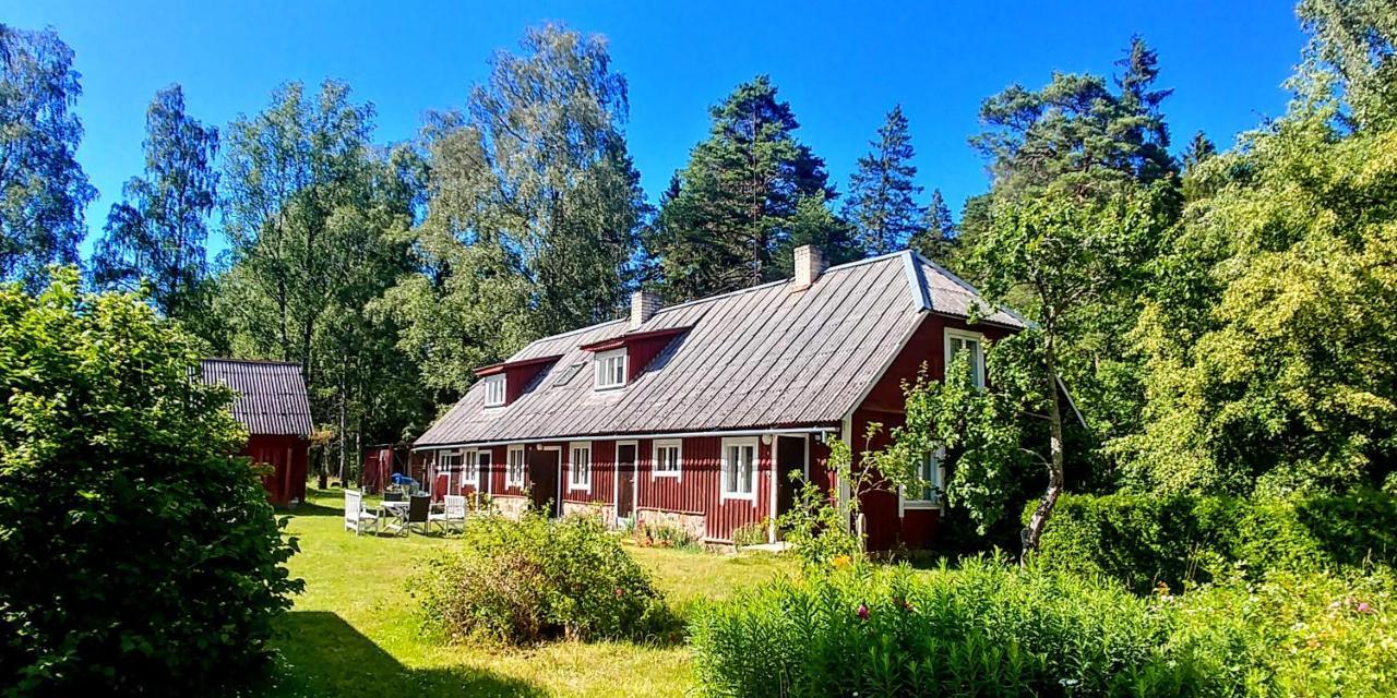 Kuus Tuba Vandrarhem Leisi Exteriör bild
